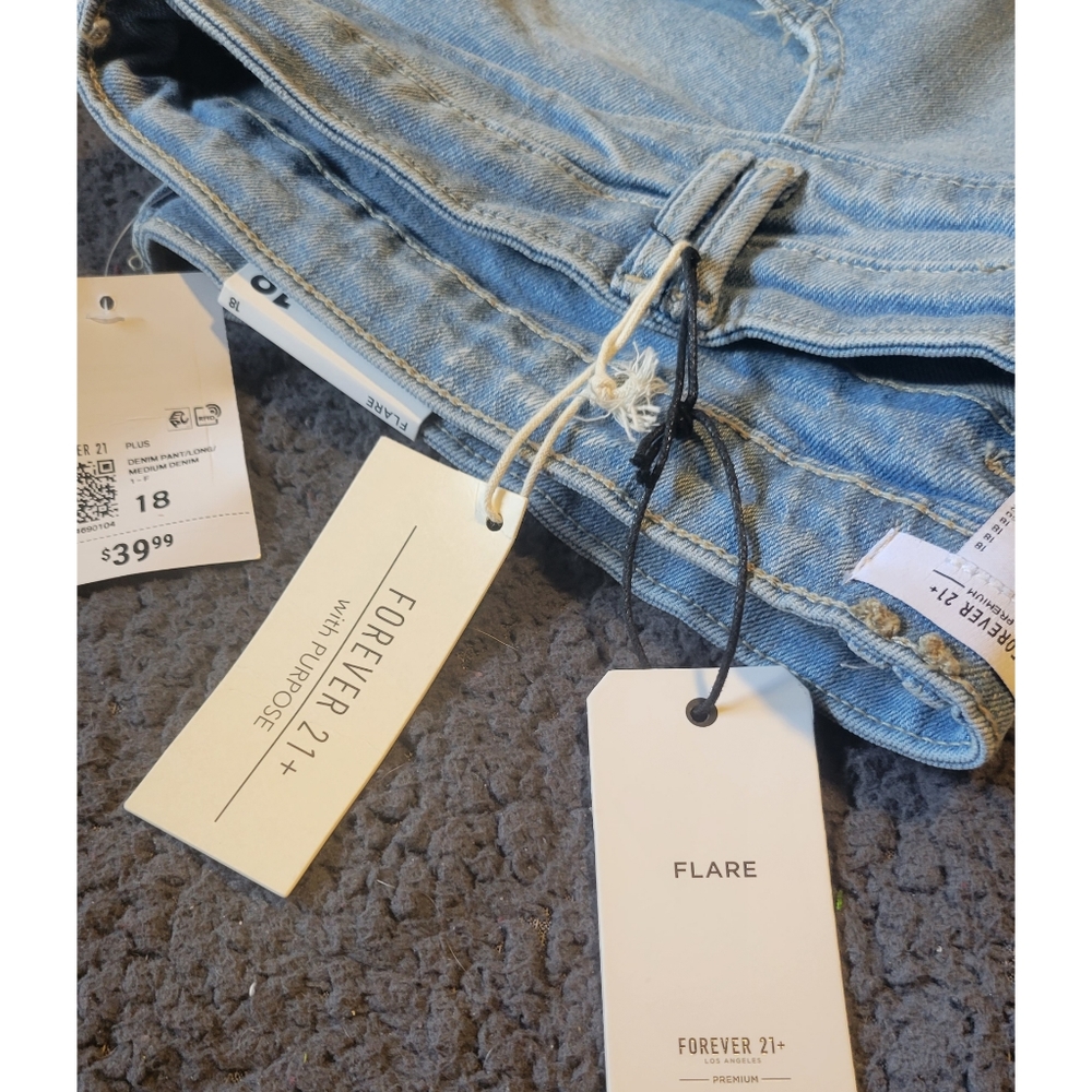 Flare Jeans - Picture 6 of 6